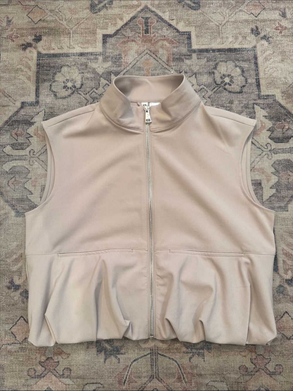H&M Bubble Hem Women’s Sleeveless Zip Front Vest - Beige